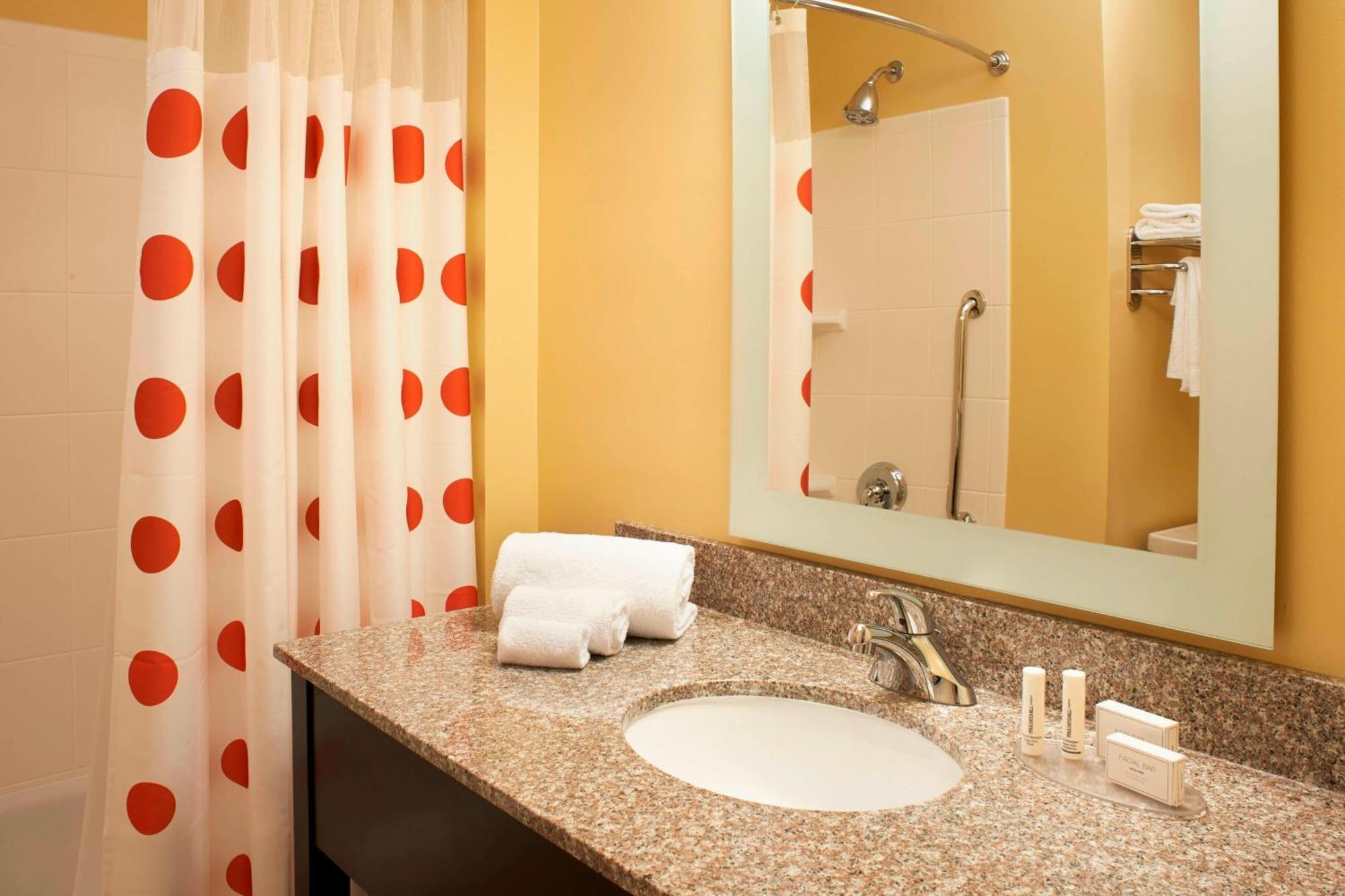Towneplace Suites By Marriott Сагъно Екстериор снимка