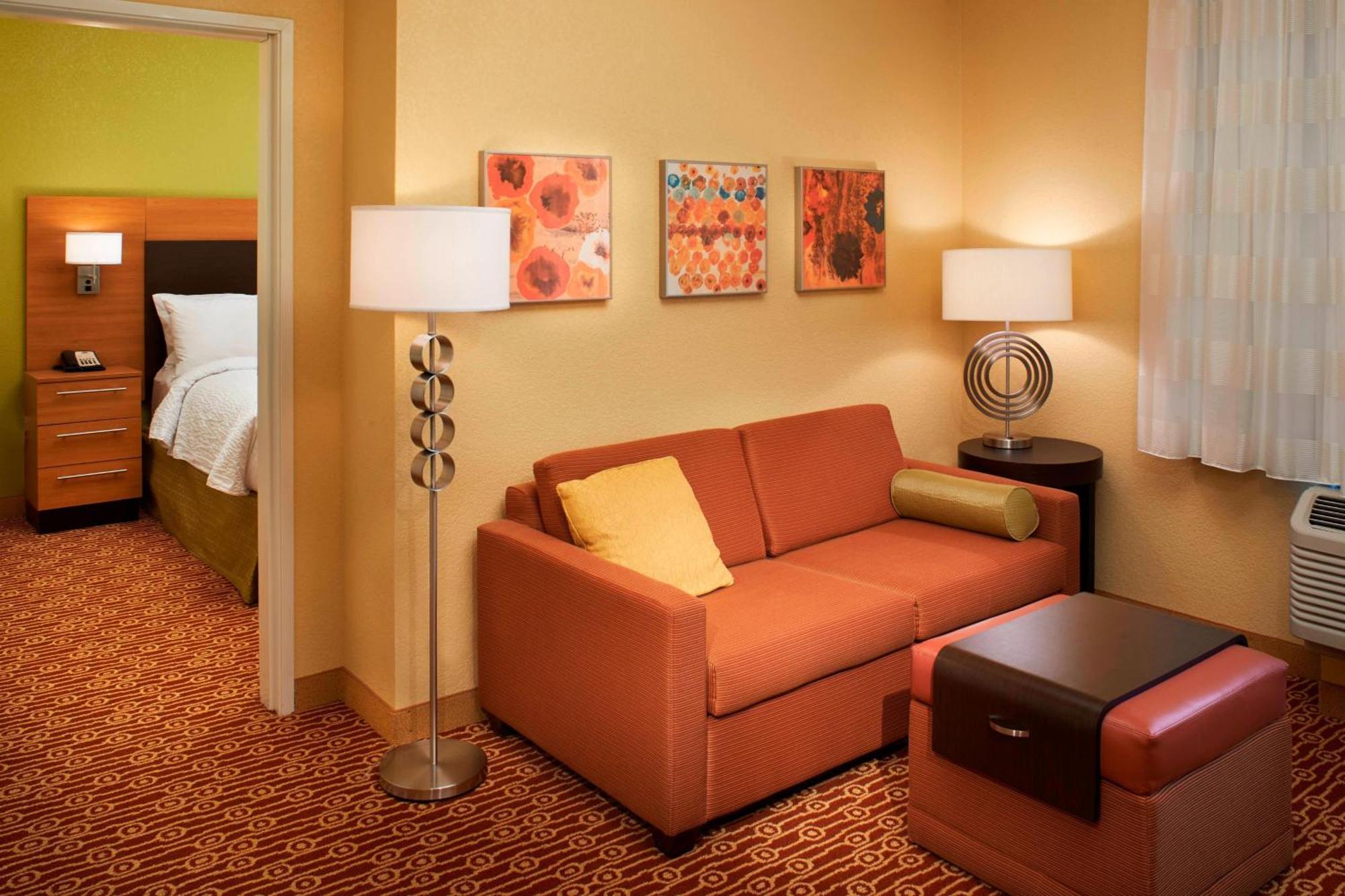 Towneplace Suites By Marriott Сагъно Екстериор снимка